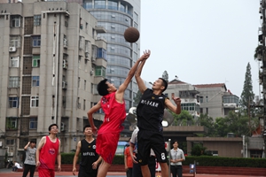 2015年7月公司与孝棉组织篮球比赛